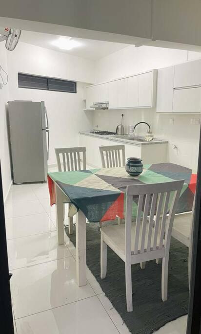 Kk Jungle Hideaway Lovely Apartment 5 Mins Walk To Town Kota Kinabalu Exterior photo